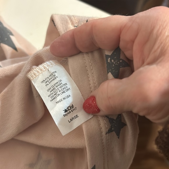 Entro size large light pink w/gray stars. Hi lo in back. Extra roomy. NWOT - Picture 5 of 7